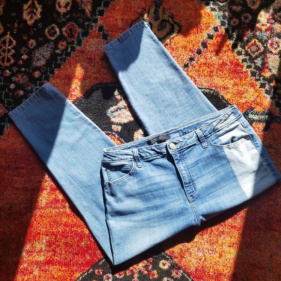 SOLD - Simply Vera Wang Shadow Patch Cropped Denim - Picture 1 of 8